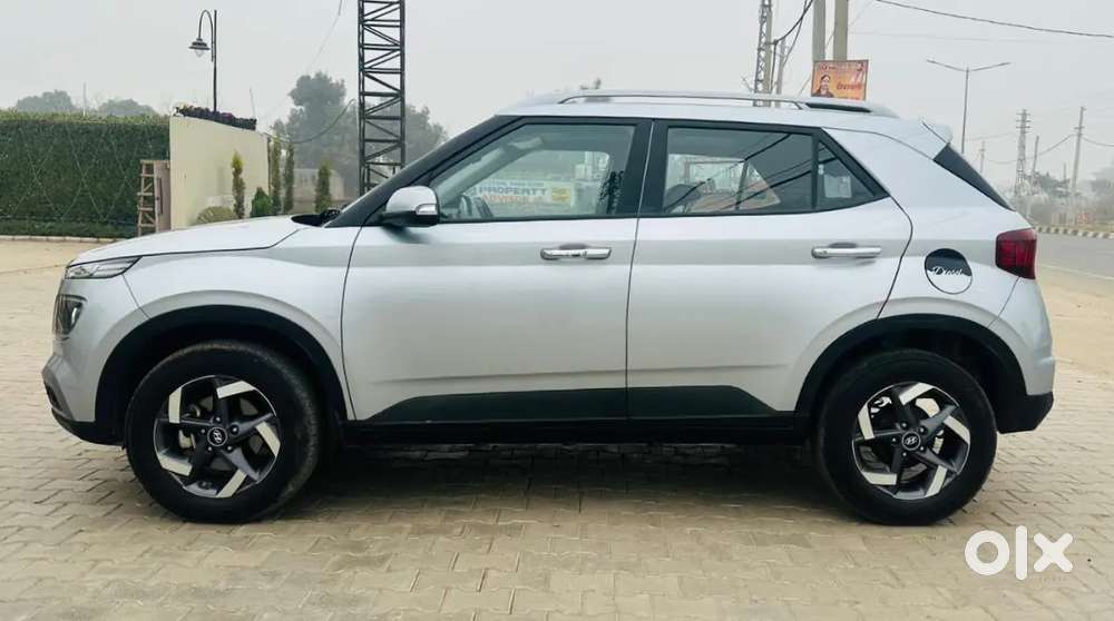 Hyundai Venue 2022 Diesel Well Maintained