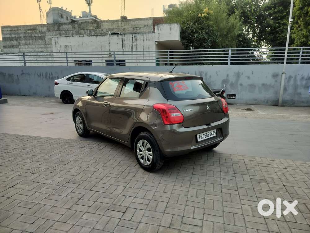 Maruti Suzuki Swift Vxi + Manual, 2023, Petrol