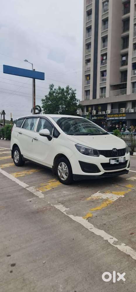 Mahindra Marazzo