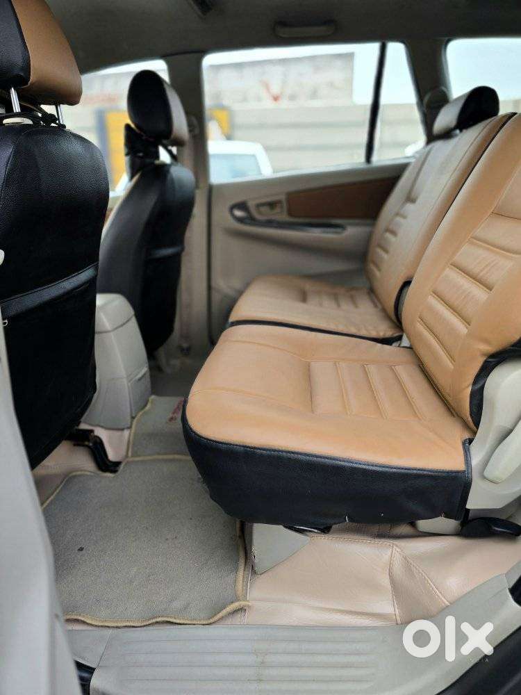 Toyota Innova 2.5 G (diesel) 8 Seater, 2012, Diesel