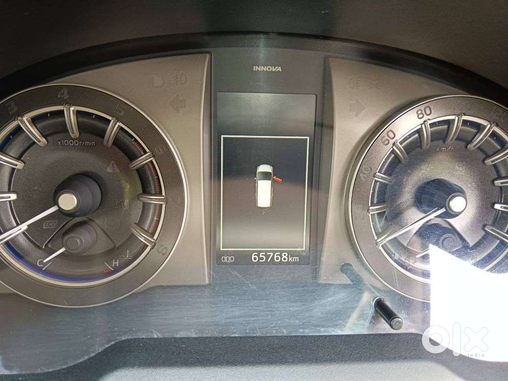 Toyota Innova Crysta 2.7 V, 2022, Petrol