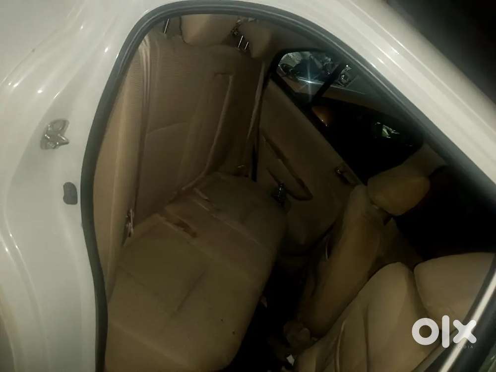 Maruti Suzuki Swift Dzire 2016 Petrol 118702 Km Driven