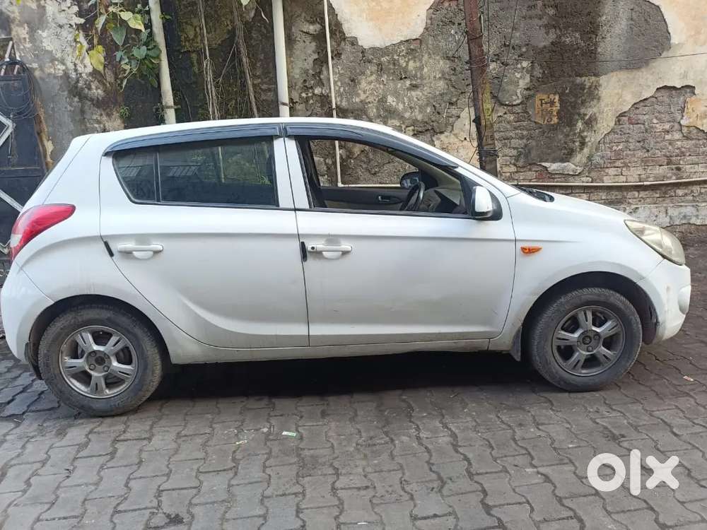Hyundai I20 2010 Cng & Hybrids 60000 Km Driven