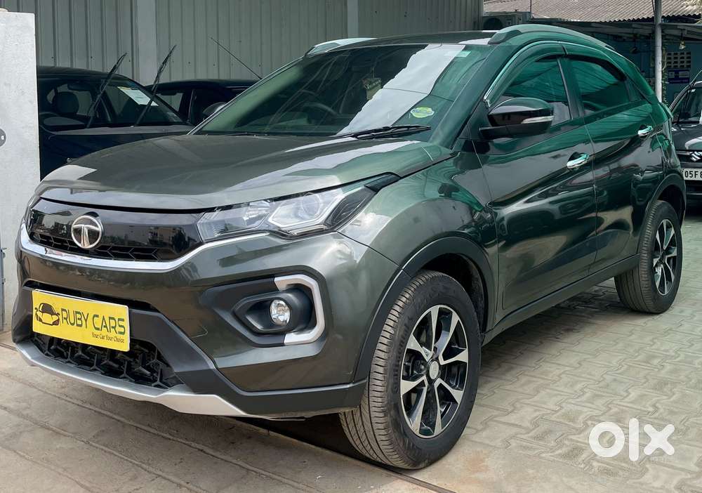 Tata Nexon 1.5 Revotorq Xza Plus Dual Tone Roof (o) Amt, 2021, Diese..