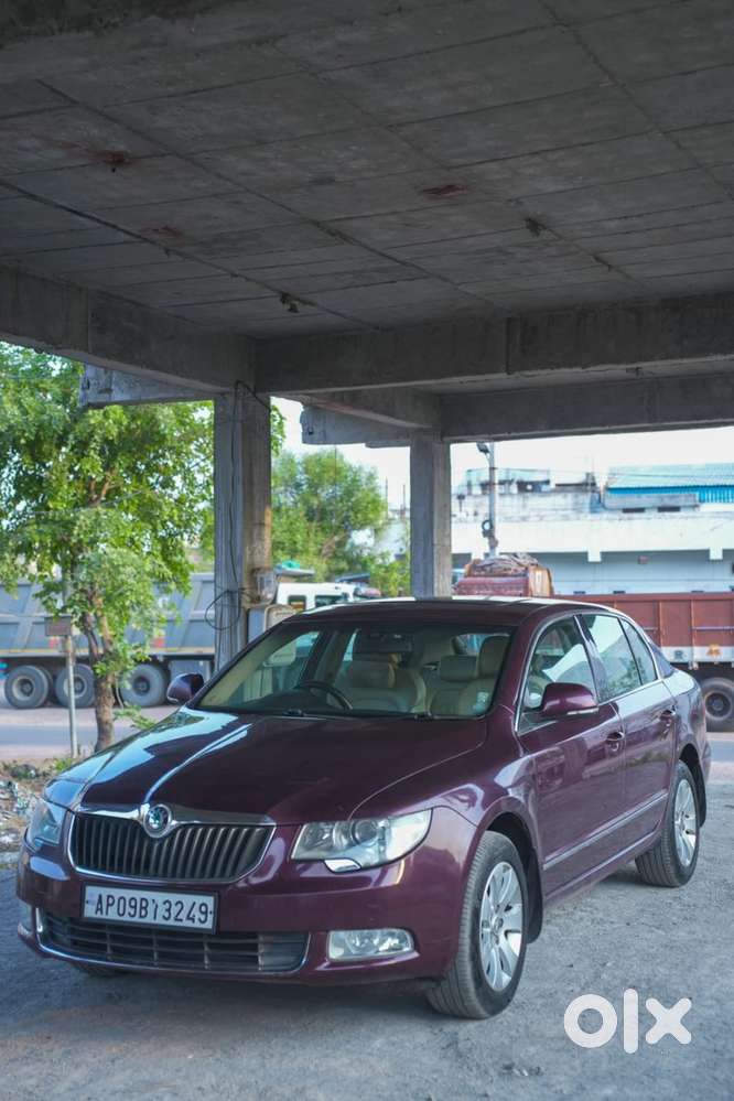 Skoda Superb Petrol 2010 Year