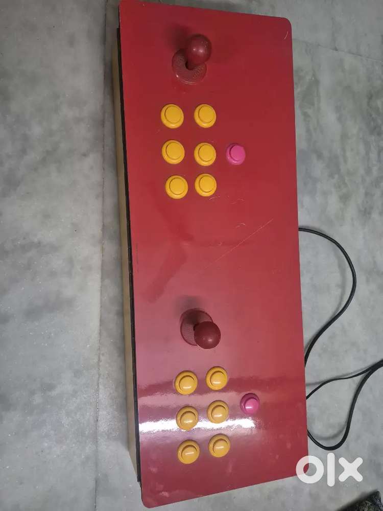 Arcade game box with pandora
