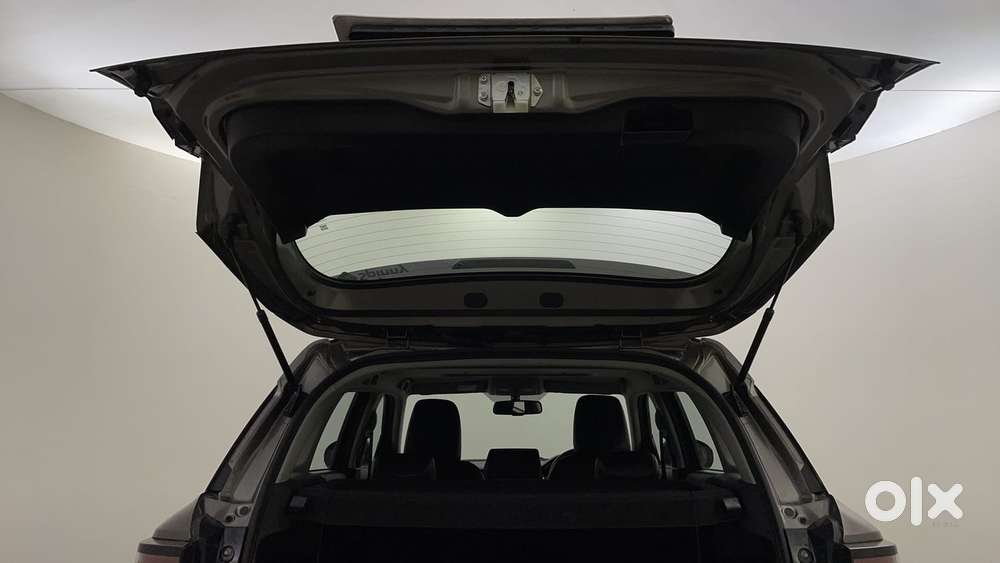Maruti Suzuki Vitara Brezza 1.5 Zxi, 2023, Petrol