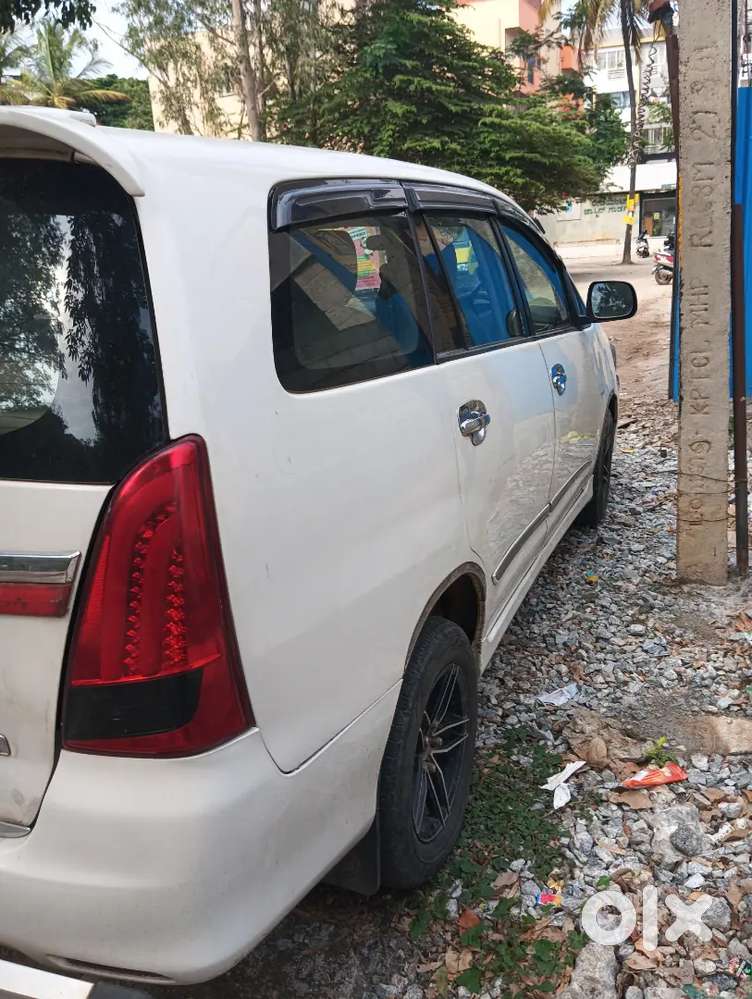 Toyota Innova 2010 Diesel Well Maintained