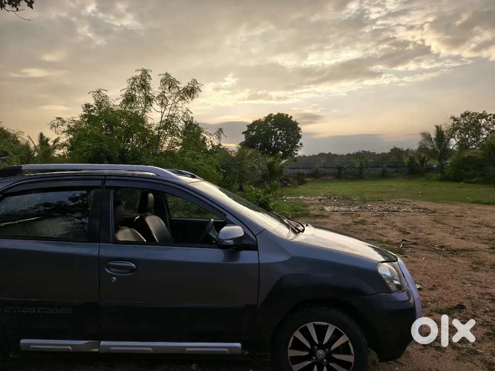 Toyota Etios Cross 2015 Petrol