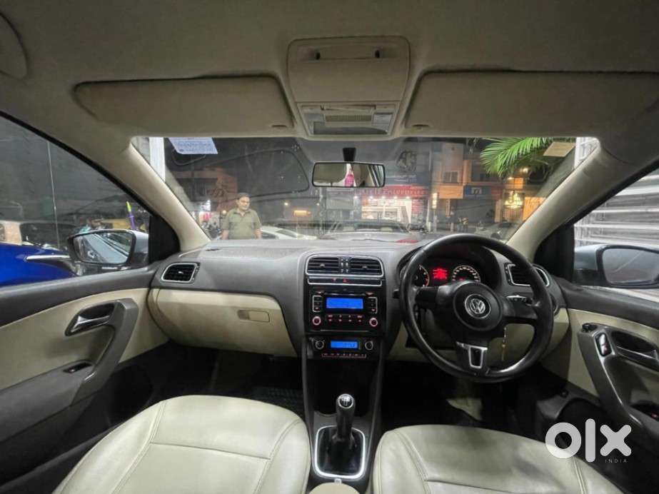 Volkswagen Vento 2010-2013 Petrol Highline, 2011, Petrol