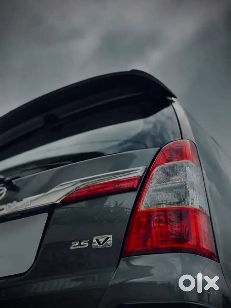 Toyota Innova 2.5 V 2011