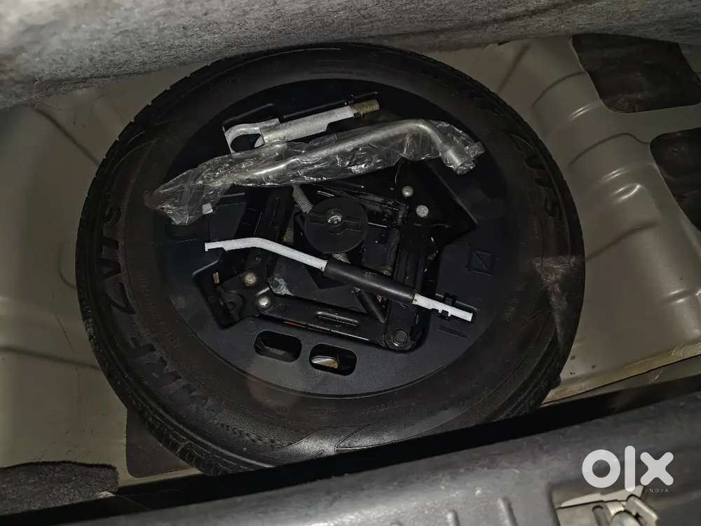 Mahindra Kuv100 K8 Petrol 6 Seater (top Model )