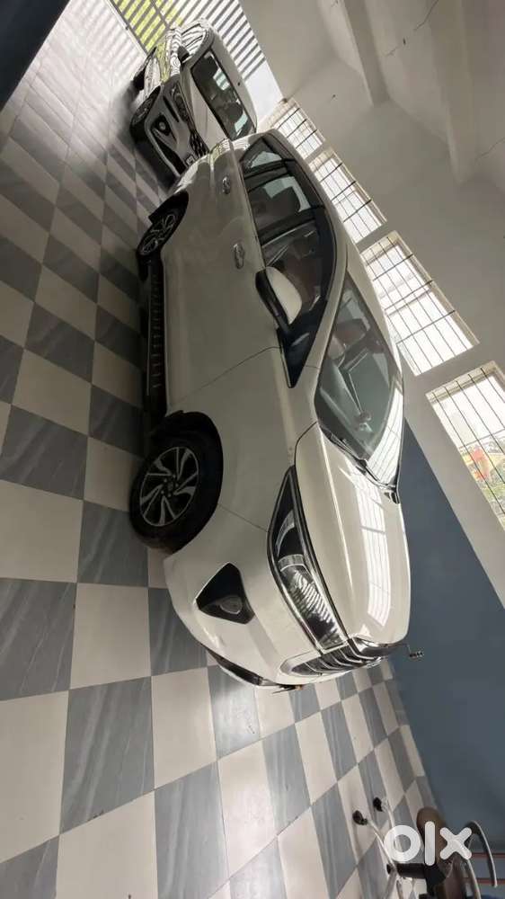 Toyota Innova Crysta 2022 Diesel Manual, Contact No.