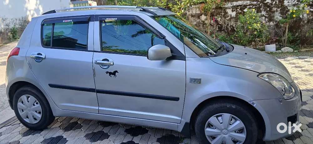 Maruti Suzuki Swift 2009 Petrol 78144 Km Driven