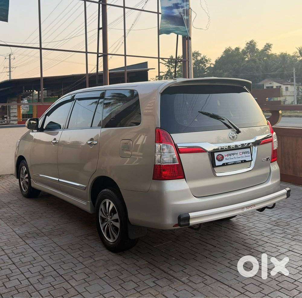 Toyota Innova 2.5 Vx 8 Str Bs-iii, 2015, Diesel