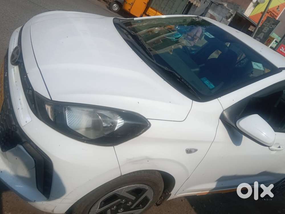 Hyundai Aura Sx (o) Crdi Manual, 2023, Cng & Hybrids