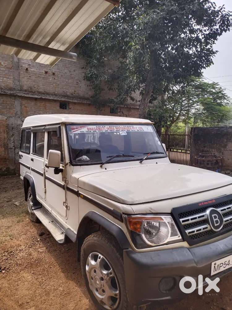 मुझे यह कर बेचनी है जो बोलेरो Xl है