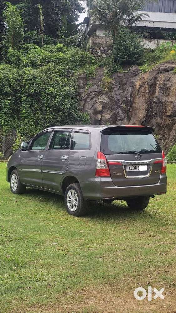 Toyota Innova 2.5 G (diesel) 7 Seater Bs Iv, 2011