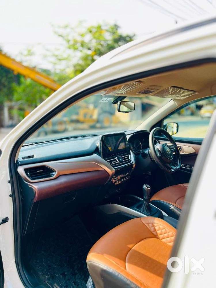 Toyota Urban Cruiser Taisor V 1.0 Petrol Mt, 2024, Petrol