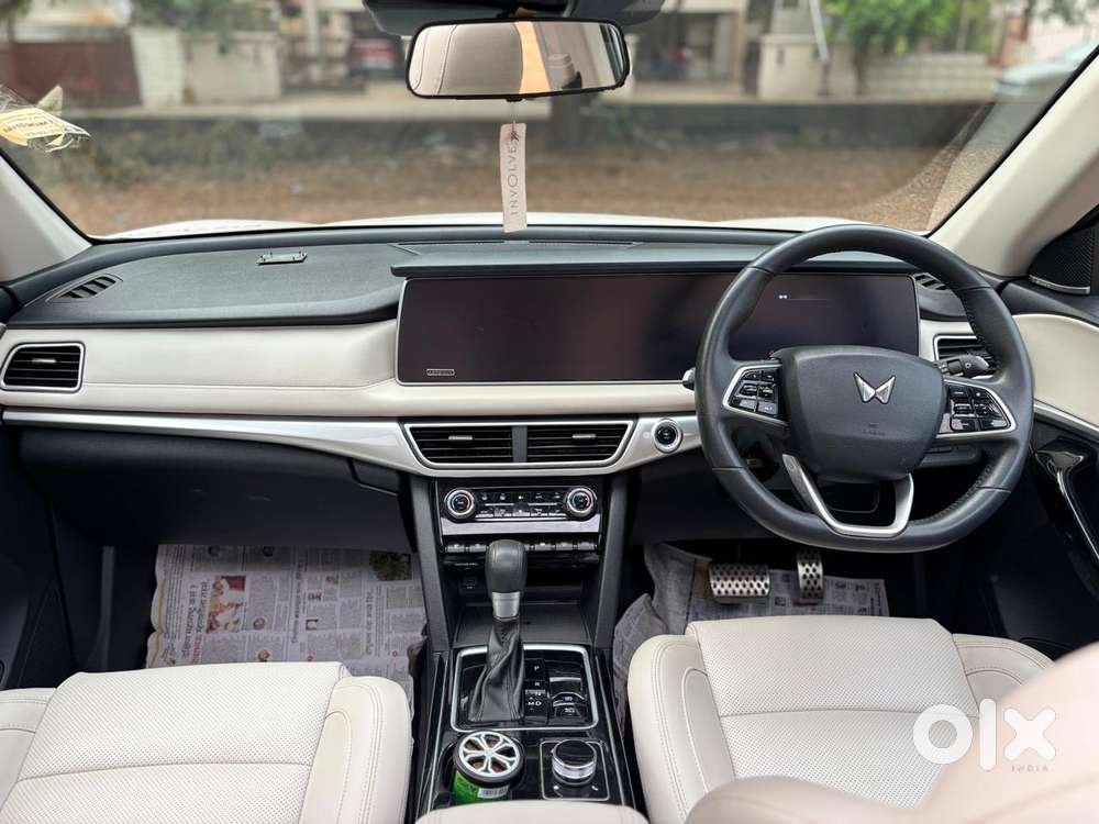 Mahindra Xuv700 2.2 Ax 7 Diesel At Luxury Pack Str Awd, 2024, Diesel