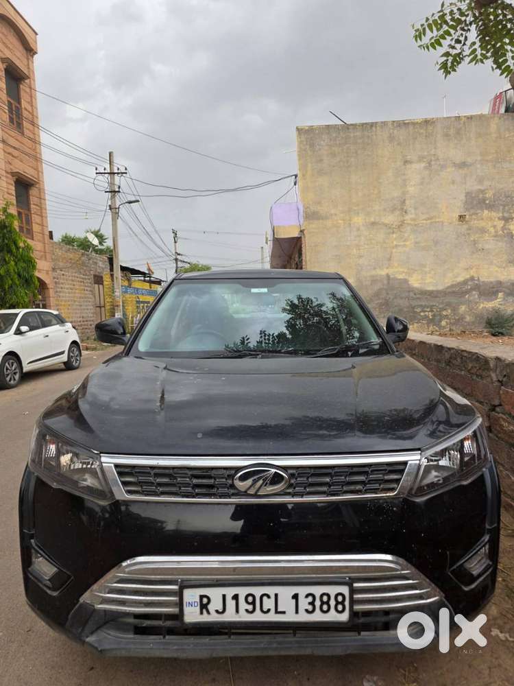 Mahindra Xuv300 Turbosport W4 (2021)  11,000 Km Driven