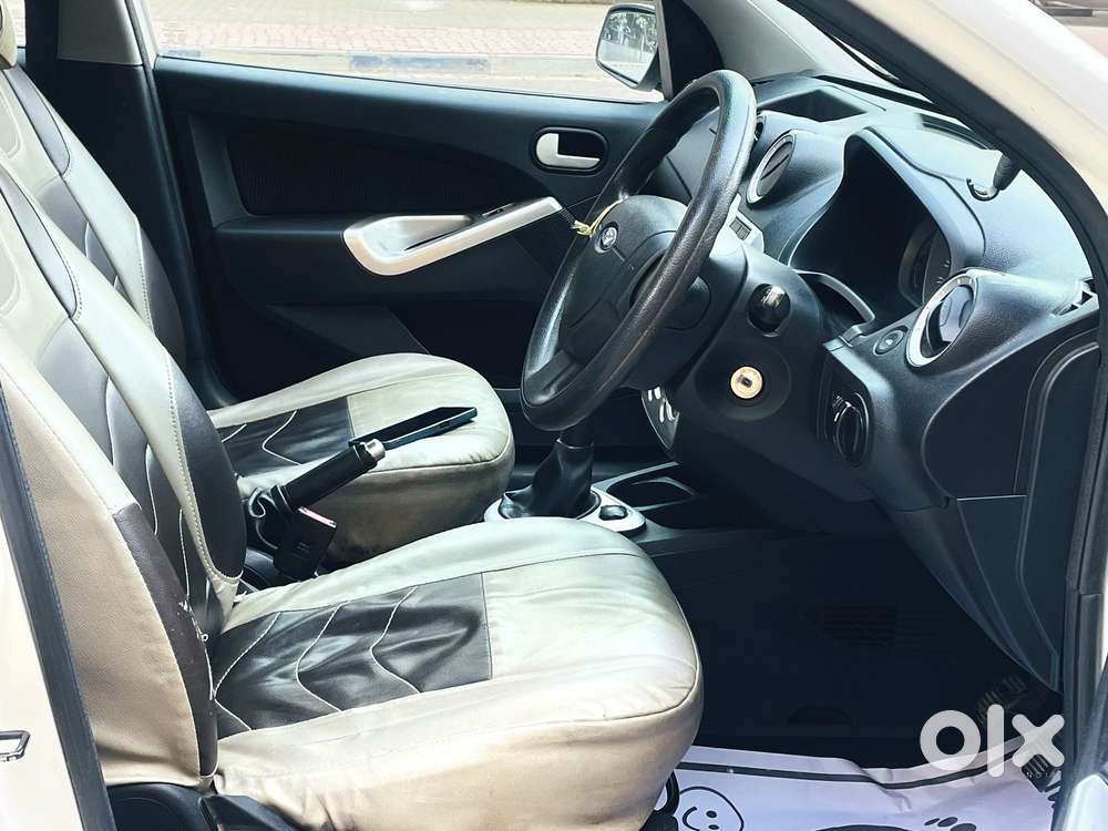 Ford Figo Petrol Zxi, 2015, Petrol