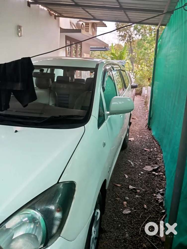 Toyota Innova Police Man Used Vehicle