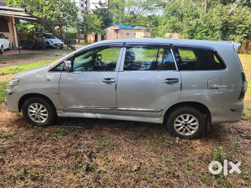 Toyota Innova 2012 Diesel Well Maintained