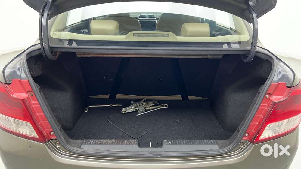 Maruti Suzuki Dzire Vxi Ags, 2022, Petrol