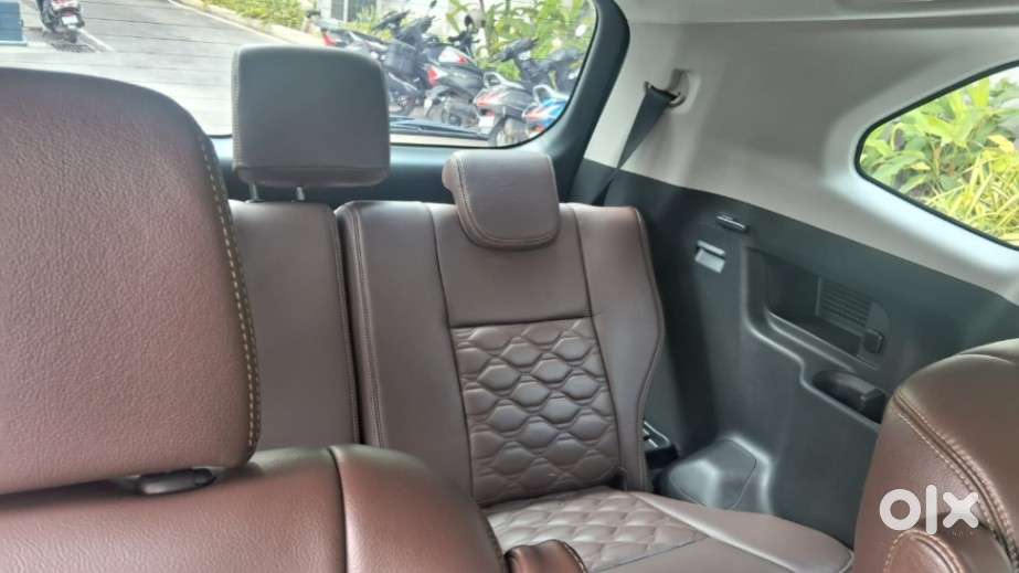 Toyota Innova Hycross 7s Option, 2025, Petrol