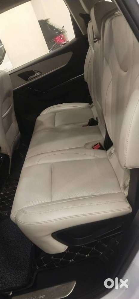 Mahindra Xuv700 2.2 Ax 7 Diesel At Luxury Pack Str, 2022, Diesel