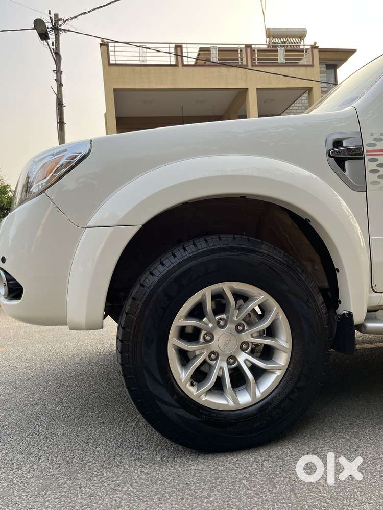 Ford Endeavour 3.2 Titanium At 4x4, 2014, Diesel