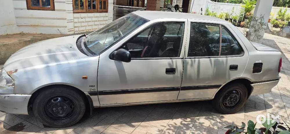 Maruti Suzuki Esteem 2001