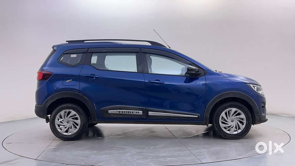 Renault Triber Rxz, 2022, Petrol
