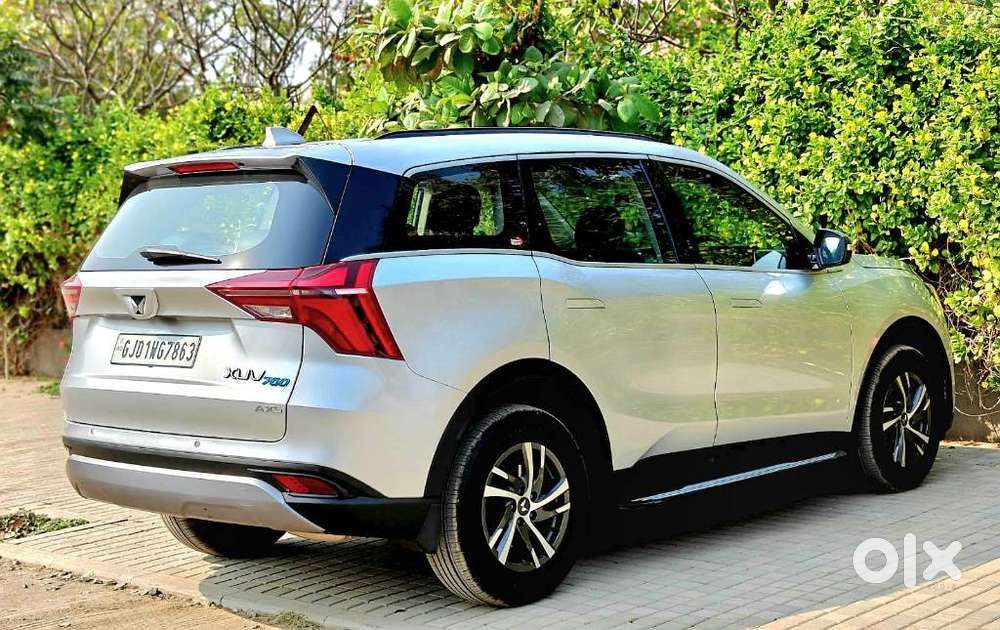 Mahindra Xuv700 2.0 Ax 5 Petrol Mt 7 Str, 2022, Petrol