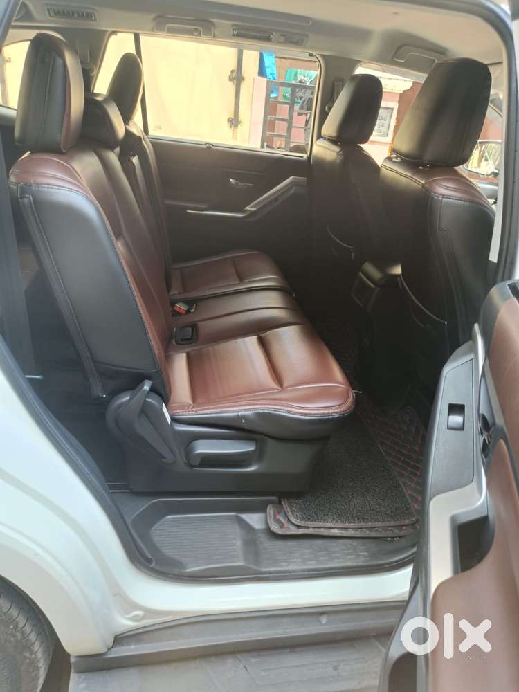 Toyota Innova Hycross 2.0 Vx Hybrid 8 Str, 2024
