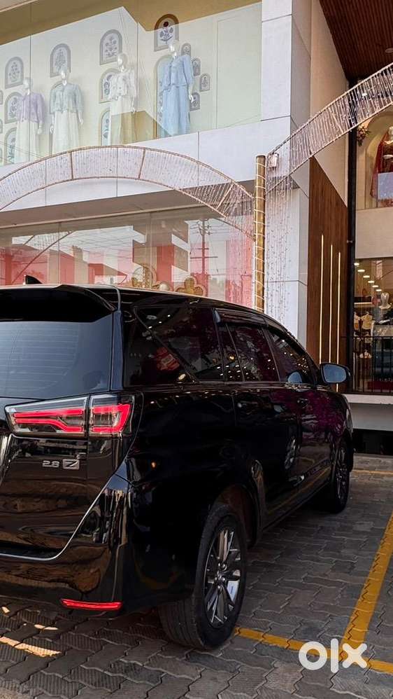 Toyota Innova Crysta 2016 Diesel Well Maintained