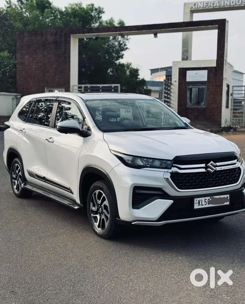 Maruti Suzuki Invicto 2025 Petrol 7000 Km Driven