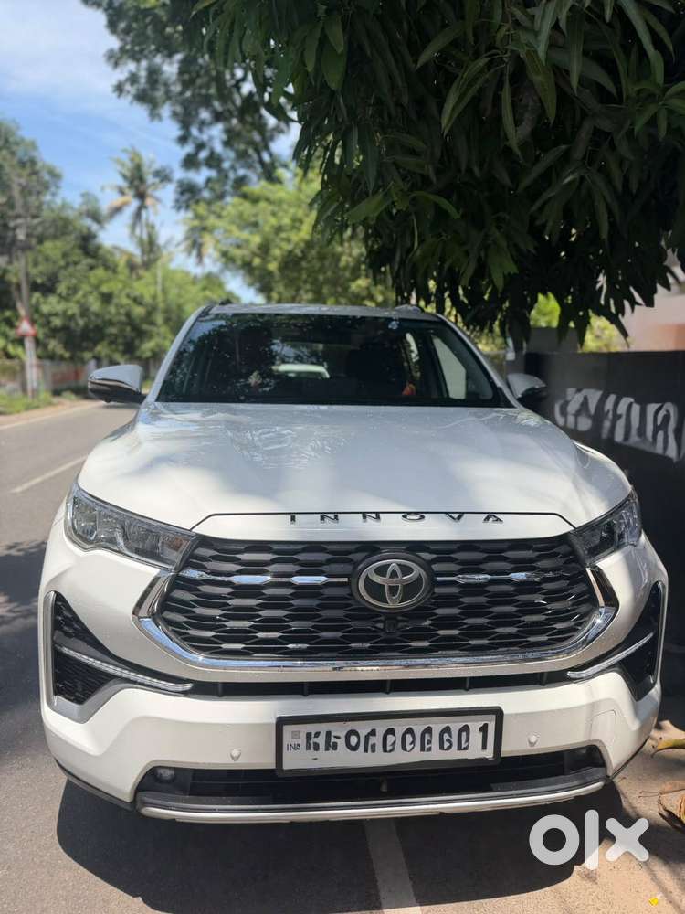 Toyota Innova Hycross 2.0 Vx (o) Hybrid 7 Str, 2025, Petrol
