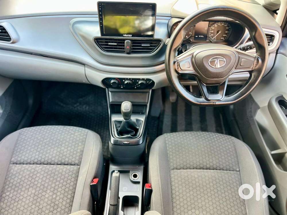 Tata Altroz 1.2 Xe, 2021, Petrol