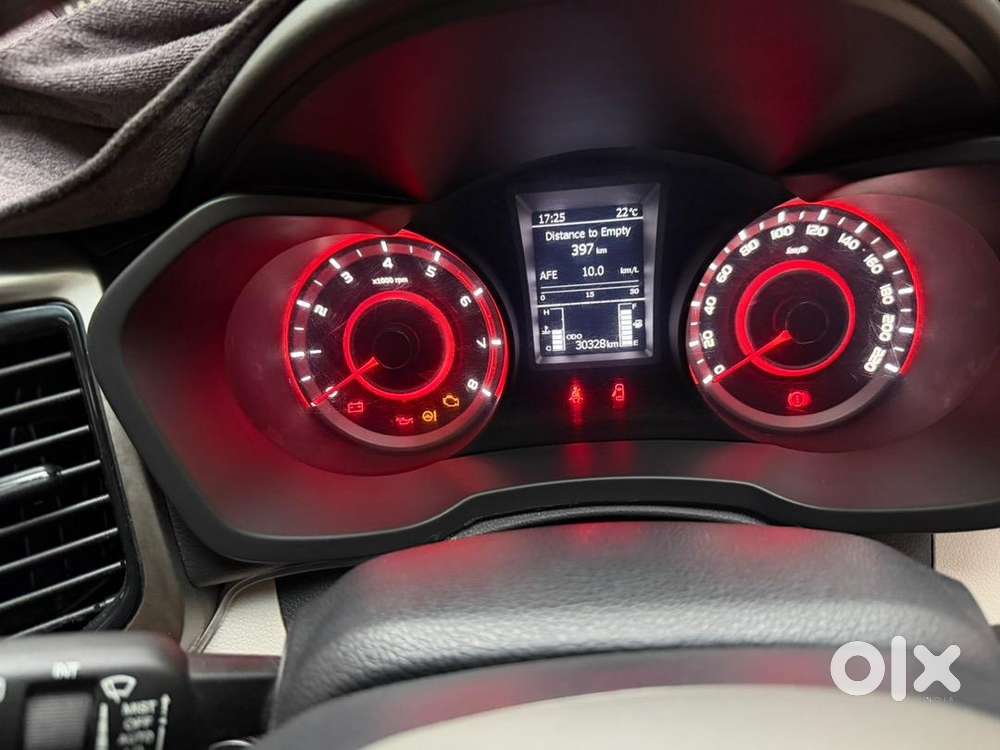 Mahindra Xuv300 2019 Petrol Well Maintained