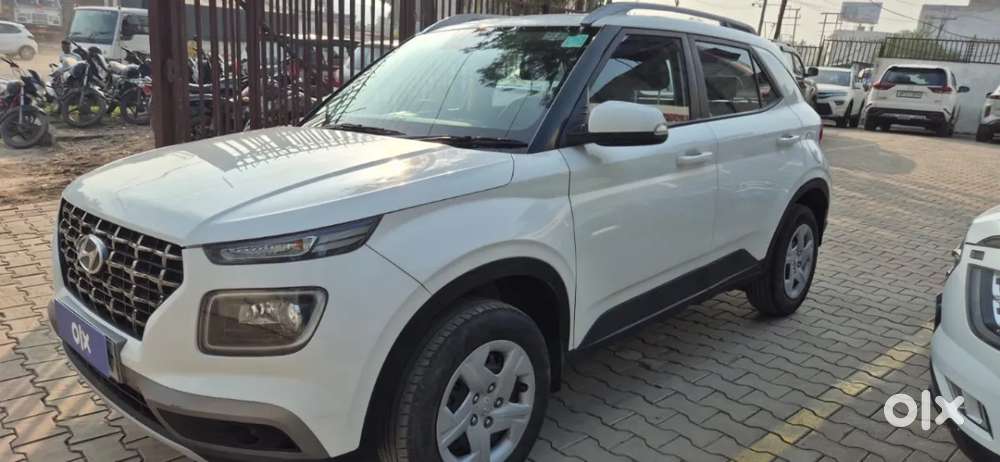 Hyundai Venue 1.2 S Plus, 2022, Petrol