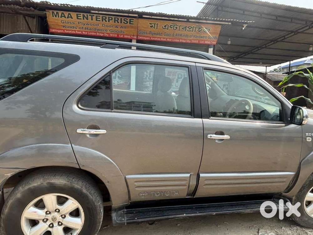 Toyota Fortuner 2011