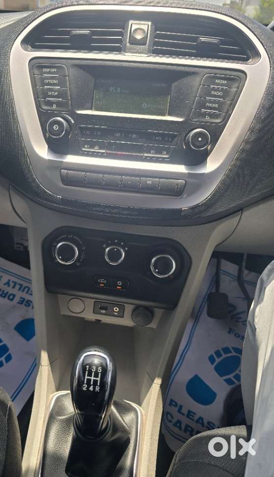 Tata Tiago 1.2 Revotron Xt, 2017, Petrol