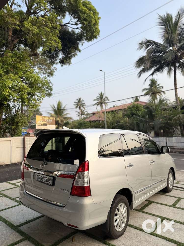 Toyota Innova 2.5 Ev (diesel) Ps 8 Seater Bs Iv, 2014, Diesel
