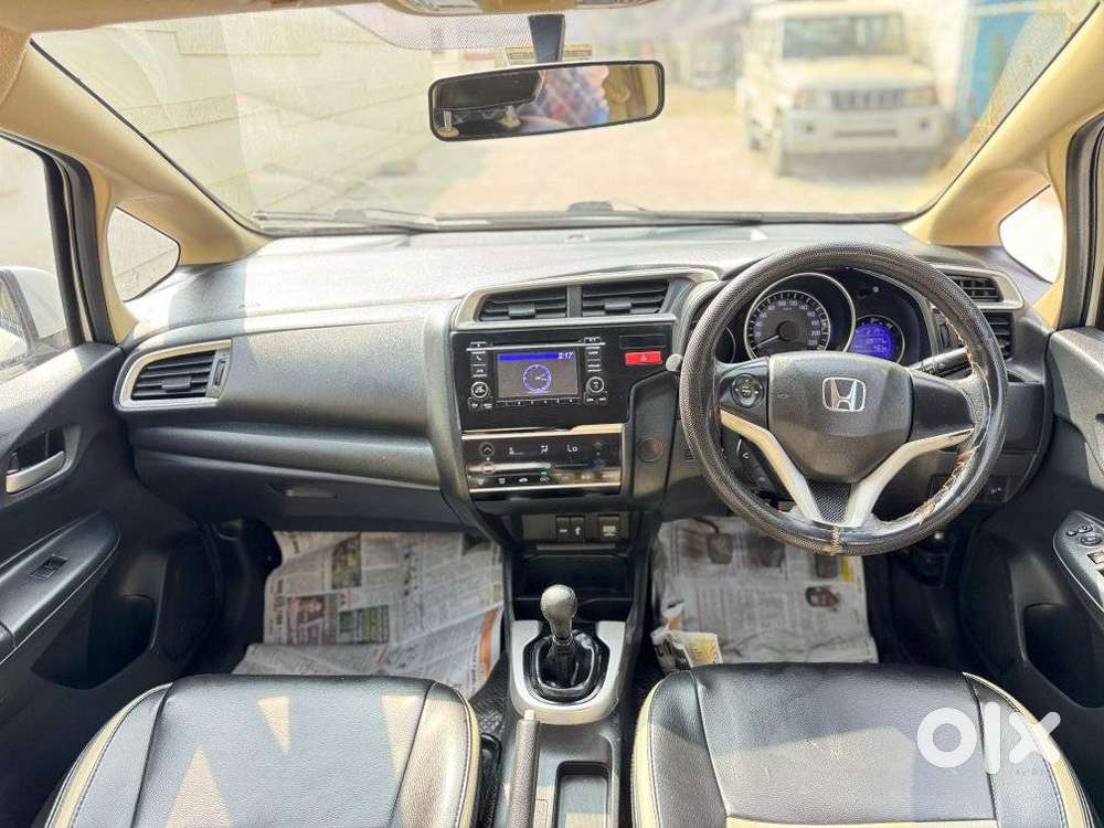 Honda Jazz V Mt Privilege, 2015, Petrol