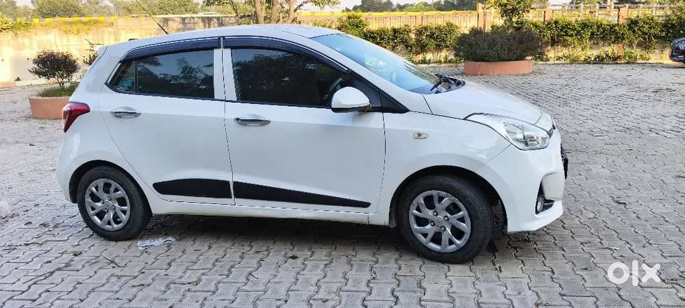 Hyundai Grand I10 Sportz Petrol 2017 Bima Valid Well Maintain Car