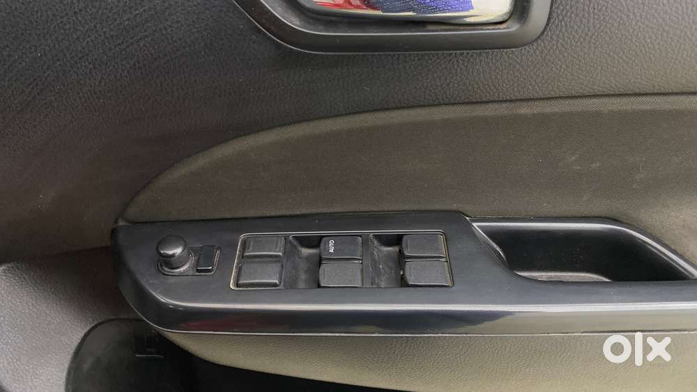 Maruti Suzuki Swift Zxi, 2014, Petrol