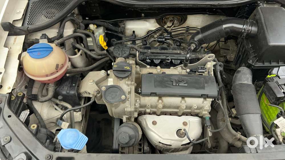Volkswagen Polo Petrol Highline 1.2l, 2015, Petrol