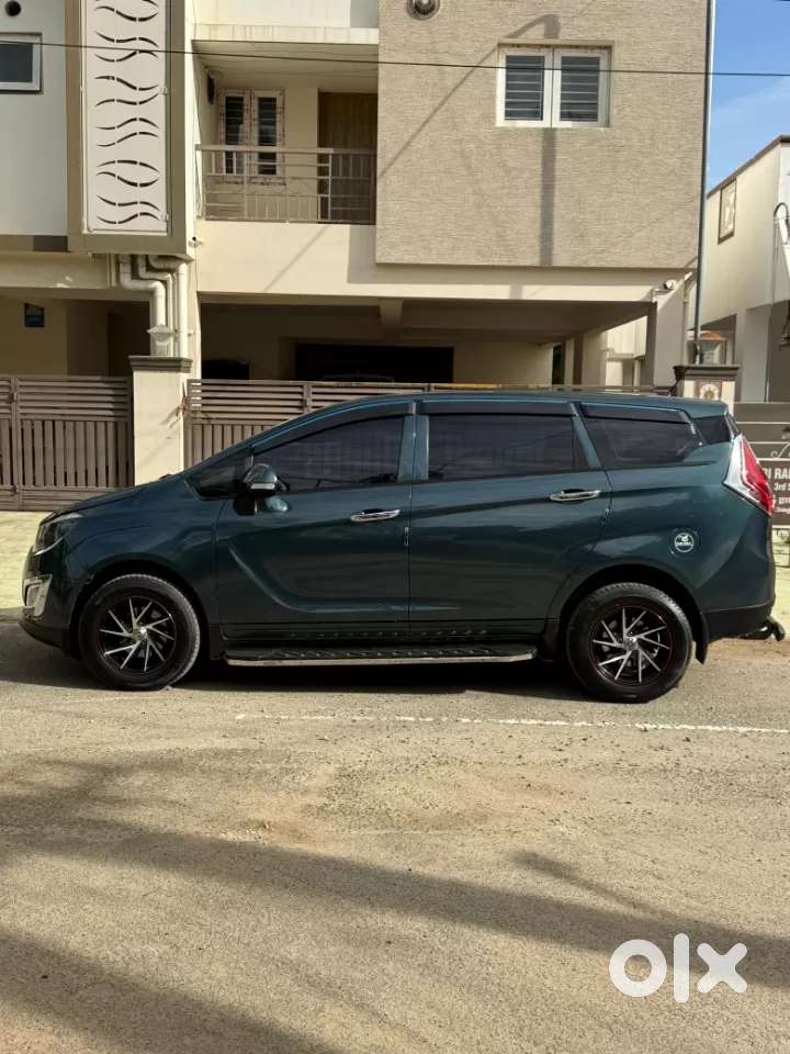 Mahindra Marazzo M4, 2019, Diesel